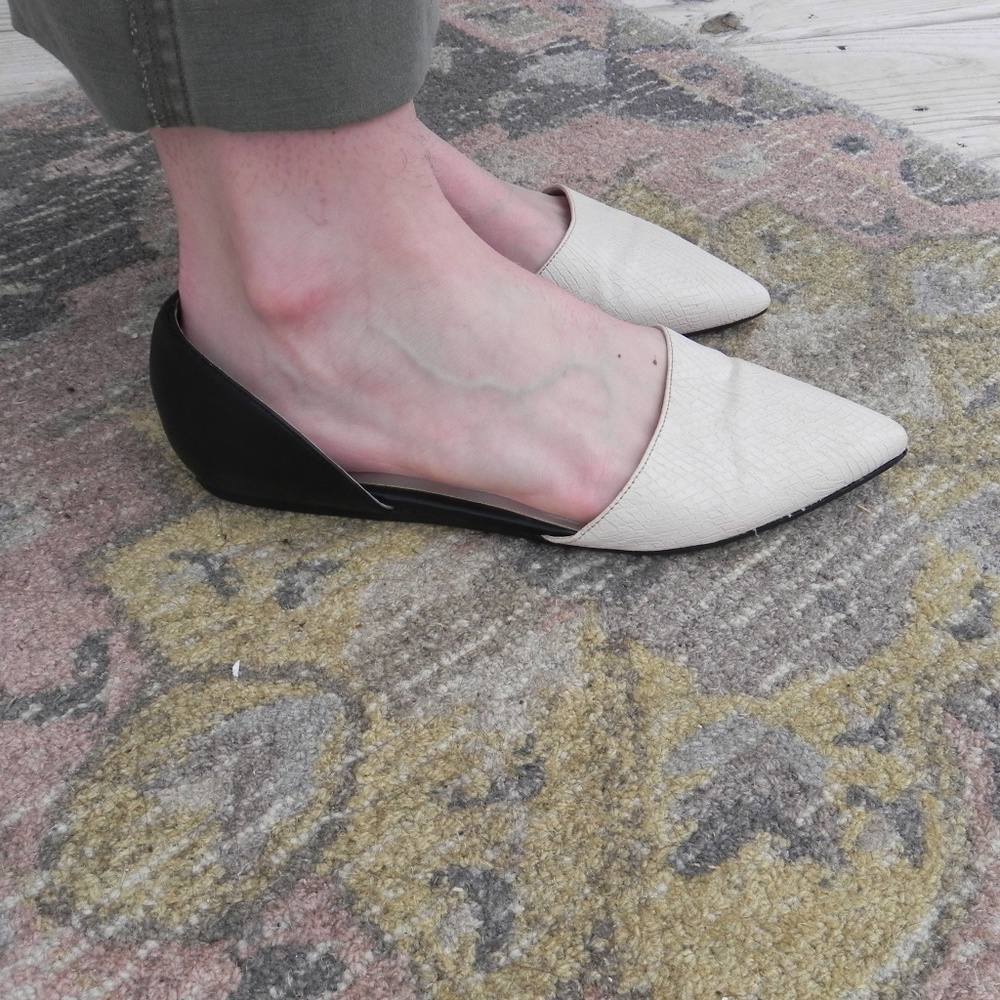 Simply Vera Wang Flats